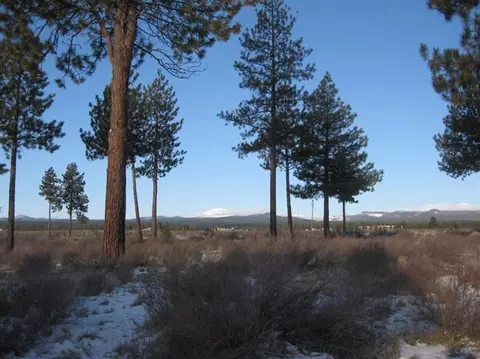 61819 Fall Creek Loop, Bend, OR 97702 photo 6