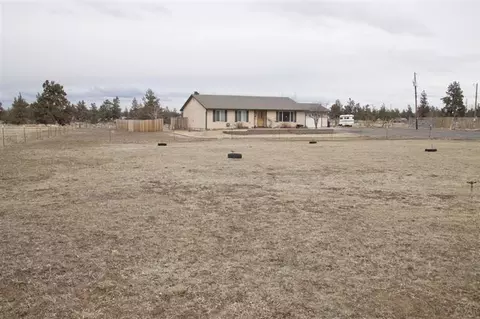 65638 73rd St, Bend, OR 97701 photo 2