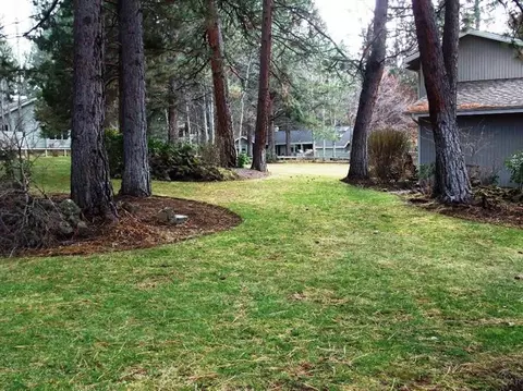60665 Teton Ct, Bend, OR 97702 photo 3