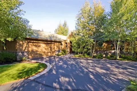 17451 Canoe Camp Dr, Bend, OR 97707 photo 1