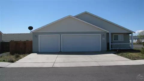 624 D St, Culver, OR 97734 photo 2