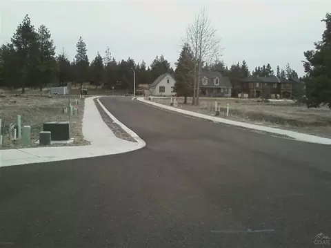 20479 Del Coco Ct, Bend, OR 97702 photo 2