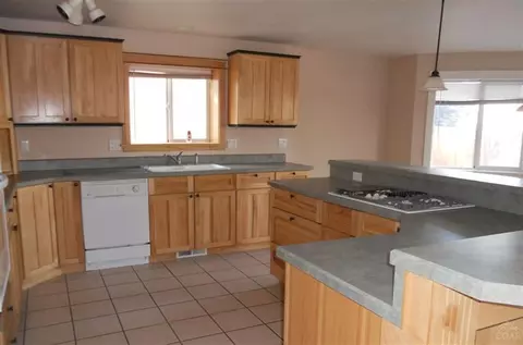 63261 NE Stonewood Dr, Bend, OR 97701 photo 3