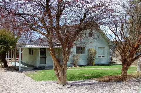 207 SE Sasser Dr, Mitchell, OR 97750 photo 4