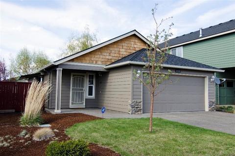 2882 NE Jackdaw Dr, Bend, OR 97701 photo 1