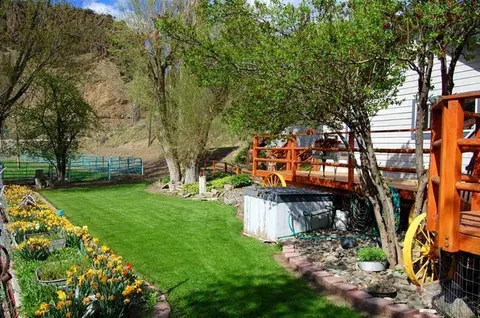 333 Dollarhide Rd, Mitchell, OR 97750 photo 3