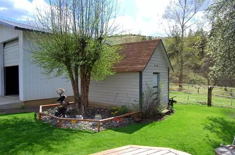 333 Dollarhide Rd, Mitchell, OR 97750 photo 4