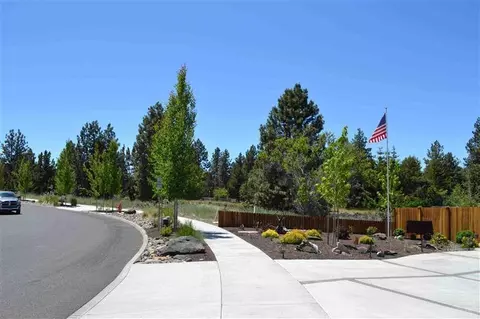 61255 Ladera Rd, Bend, OR 97702 photo 3