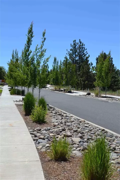 61255 Ladera Rd, Bend, OR 97702 photo 2