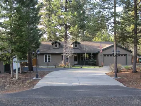 15161 River Loop Dr, Bend, OR 97707 photo 2