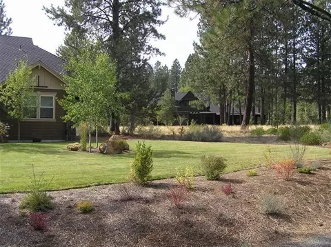 60706 Golf Village Loop, Bend, OR 97702 photo 2