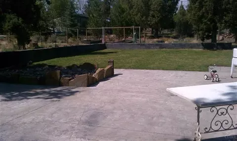 65255 76th St, Bend, OR 97701 photo 5