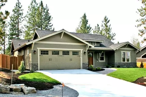 62707 Mt Thielsen Dr, Bend, OR 97701 photo 1