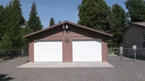 52468 Westley Loop, La Pine, OR 97739 photo 2