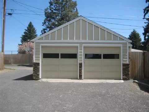 663 SEbert St, Madras, OR 97741 photo 5