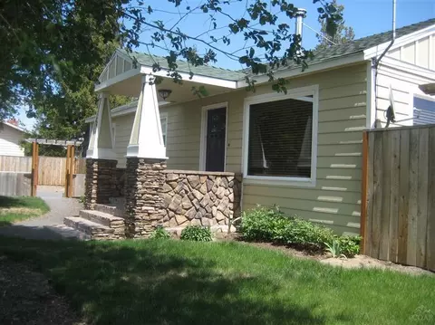 663 SEbert St, Madras, OR 97741 photo 3