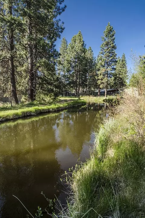 18928 SW Choctaw Rd, Bend, OR 97702 photo 3