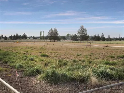 66145 Becker Rd, Bend, OR 97701 photo 4