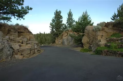 20635 Bowery Ln, Bend, OR 97701 photo 3