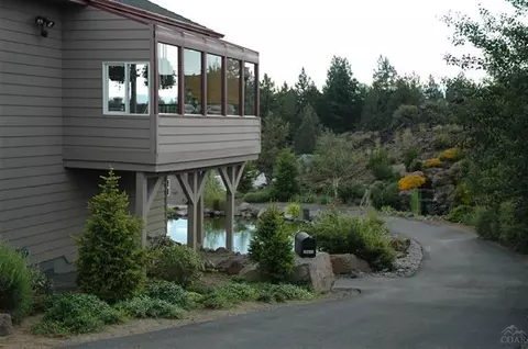 20635 Bowery Ln, Bend, OR 97701 photo 2