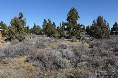 19450 Randall Ct, Bend, OR 97702 photo 2