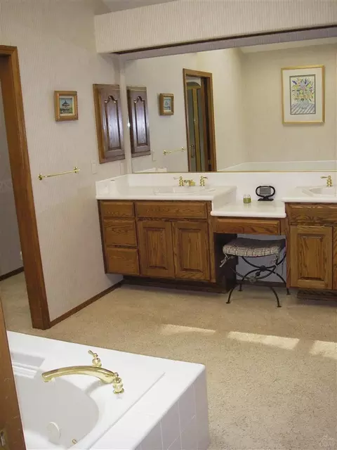 60857 Willow Creek Loop, Bend, OR 97702 photo 13