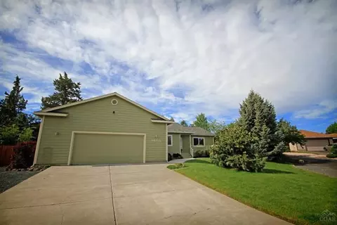 64752 Saros Ln, Bend, OR 97701 photo 2