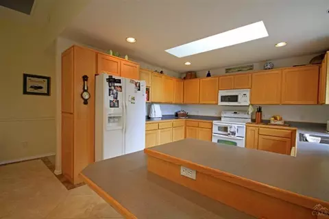 64752 Saros Ln, Bend, OR 97701 photo 3