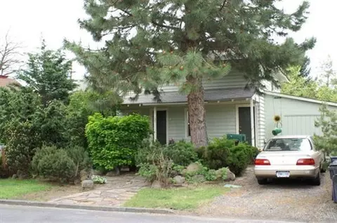 735 NW Florida Ave, Bend, OR 97701 photo 1