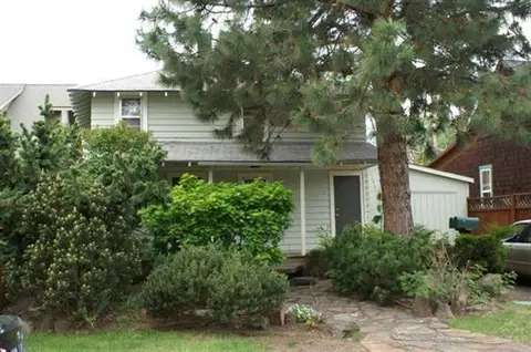 735 NW Florida Ave, Bend, OR 97701 photo 2