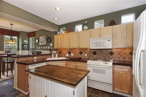 61582 Devils Lake Dr, Bend, OR 97702 photo 10