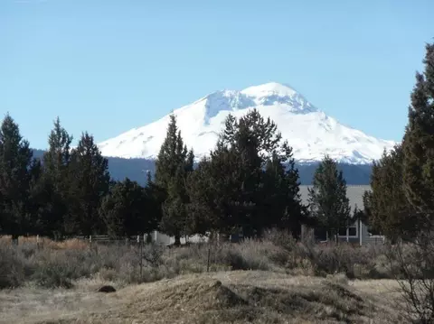 67107 Gist Rd, Bend, OR 97701 photo 2
