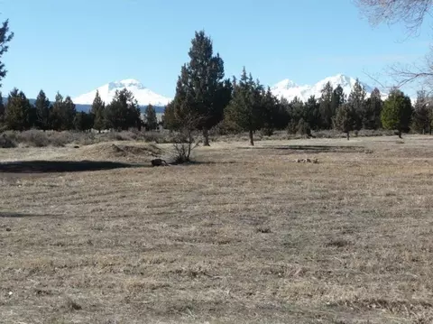 67107 Gist Rd, Bend, OR 97701 photo 4