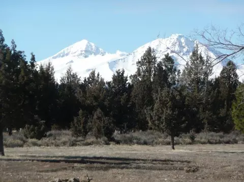 67107 Gist Rd, Bend, OR 97701 photo 3