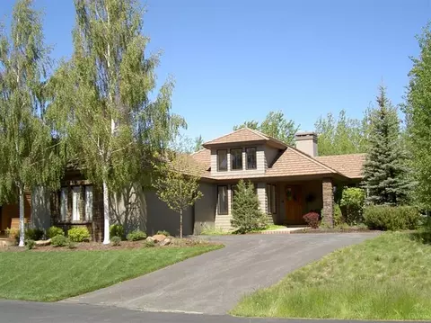 61968 Fall Creek Loop, Bend, OR 97701 photo 1