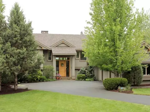 19470 Green Lakes Loop, Bend, OR 97702 photo 1