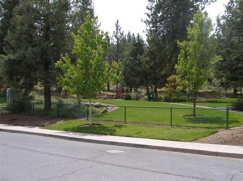 1687 NW Elgin Ave, Bend, OR 97701 photo 2