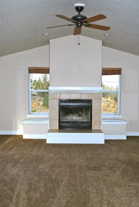 21095 Limestone Ave, Bend, OR 97701 photo 4