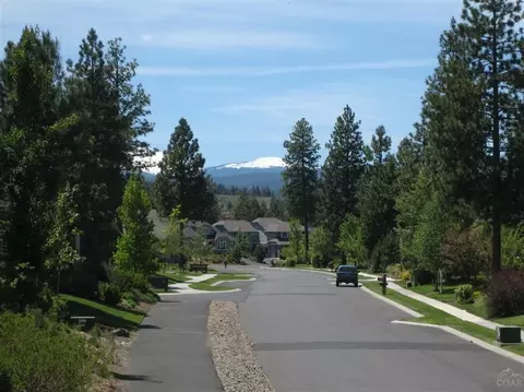 19415 Blue Lake Loop, Bend, OR 97702 photo 2