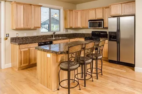 2307 NE Buckwheat Ct, Bend, OR 97701 photo 3