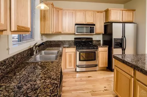 2307 NE Buckwheat Ct, Bend, OR 97701 photo 4