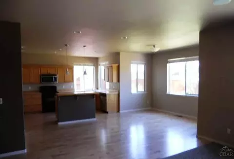 21176 Clairaway Ave, Bend, OR 97702 photo 4
