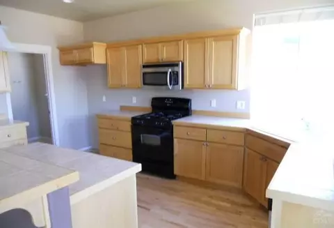 21176 Clairaway Ave, Bend, OR 97702 photo 3