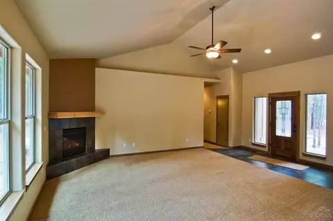 16847 Jacinto Rd, Bend, OR 97707 photo 2