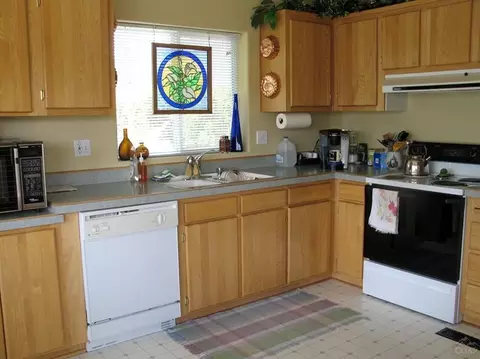 2436 NE Iris Way, Bend, OR 97701 photo 4