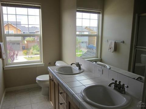 855 NE Locksley Dr, Bend, OR 97701 photo 17