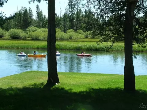 55621 Big River Dr, Bend, OR 97707 photo 2