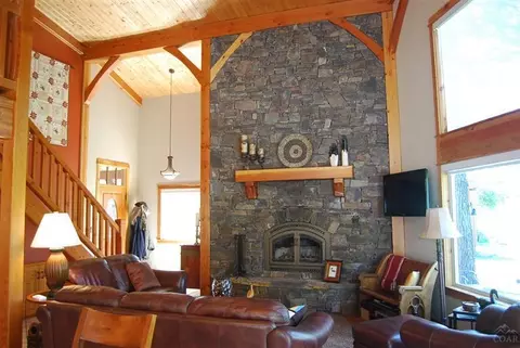 55621 Big River Dr, Bend, OR 97707 photo 9