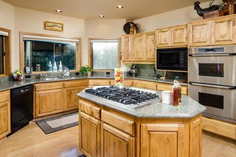 56345 Twin Rivers Dr, Bend, OR 97707 photo 9