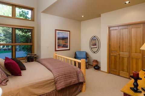 56345 Twin Rivers Dr, Bend, OR 97707 photo 16